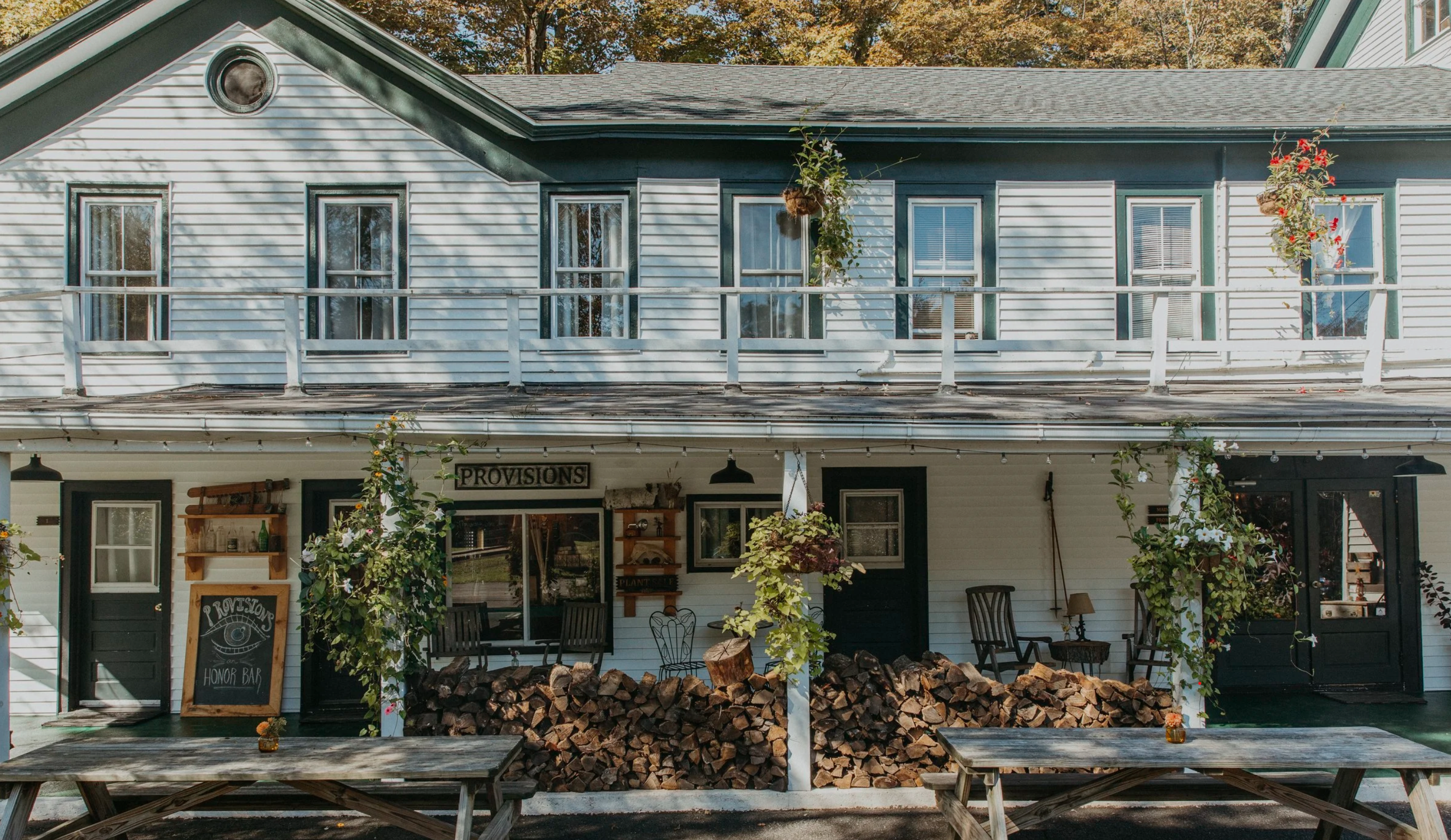 Glen Falls House property grounds